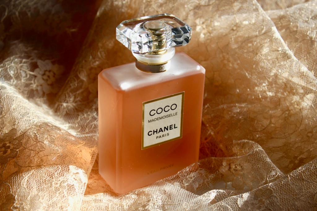Chanel Coco Mademoiselle রিভিউ ২০২৬| আধুনিক নারীদের জন্য সেরা পারফিউম
